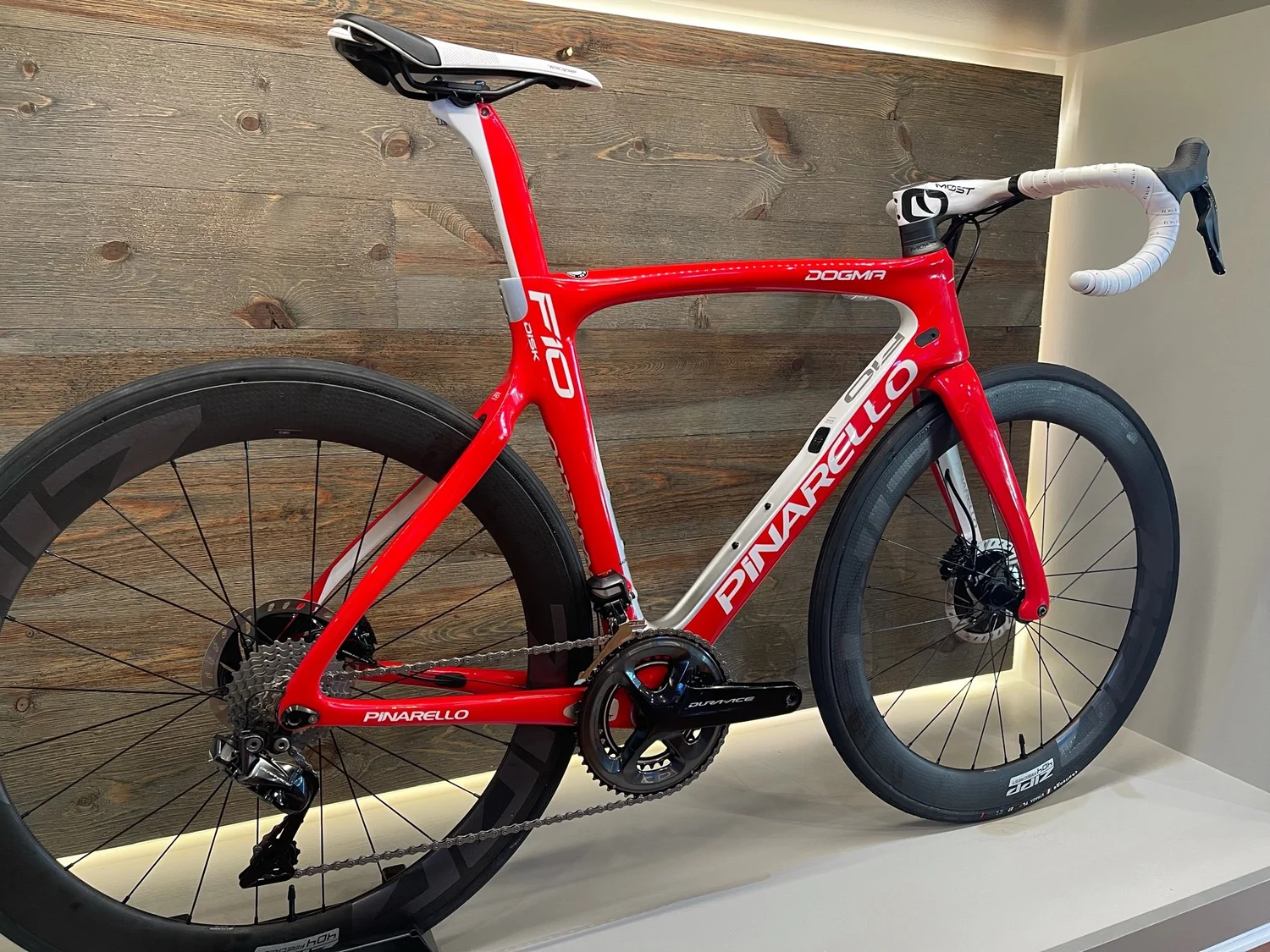 54 cm Pinarello Dogma F10 Custom — Bike Fitting | BioWheels